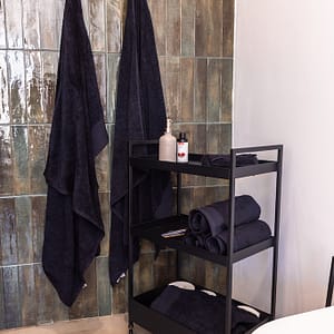 Algarve Living Lagoa ensuite bathroom big