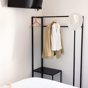 Algarve Living open closet Lagoa